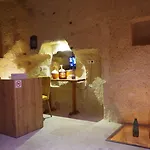 Feris Cave * 于尔居普